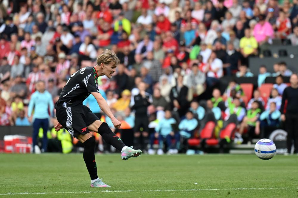 意甲积分榜：米兰1球净胜球优势领先那不勒斯居首